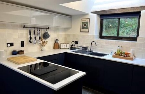 Tregony House | Cosy family home to explore the Roseland