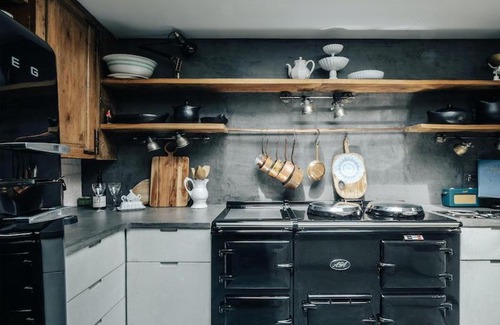 Drumul Taberei Apartment | Cosy flat at Maria's on the beach