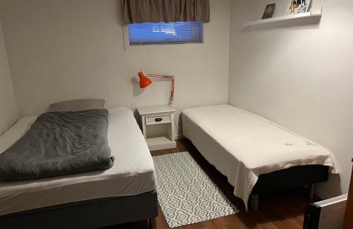 Tromsdalen Apartment | Cosy flat near Cable car and The Arctic Cathedral