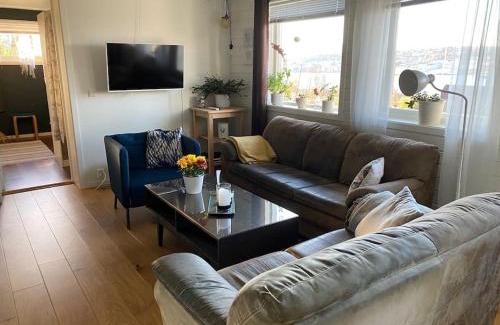 Tromsdalen Apartment | Cosy flat near Cable car and The Arctic Cathedral