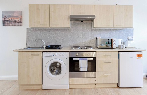 Swinton Apartment | Cosy & Fully Equipped Cottage in Swinton