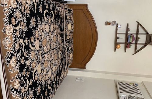 Bandra West Apartment | Cosy furnished bedroom in an apartment in Bandra