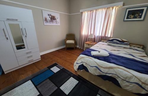 Blue Crane Route House | Cosy Guesthouse In Cookhouse - Near Somerset East