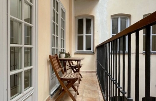 Mala Strana Apartment | Cosy Historic Apartment for 4 in Old Town Medieval Building VL5