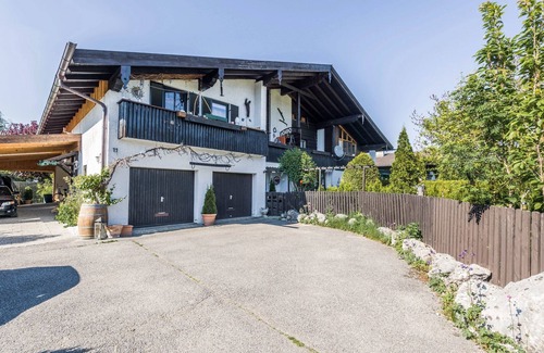 Bernau am Chiemsee Apartment | Cosy Holiday Apartment “Direkt Zwischen Chiemsee und Alpen” in an Idyllic Location