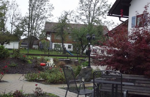 Meilingen Apartment | Cosy holiday apartment in a farmhouse with balconies facing north and south