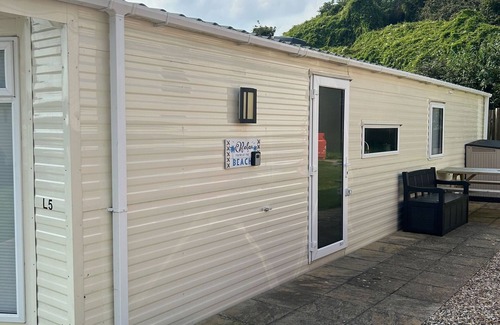 Shipton Gorge House | Cosy Holiday Home at Freshwater Beach Holiday Park on the iconic Jurassic Coast