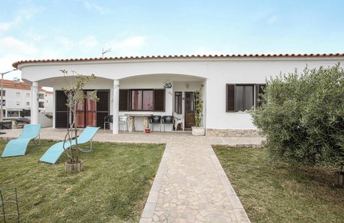 Aljezur House | Cosy Holiday Home “Villa Bartoni” Close to the Beach with Sea View