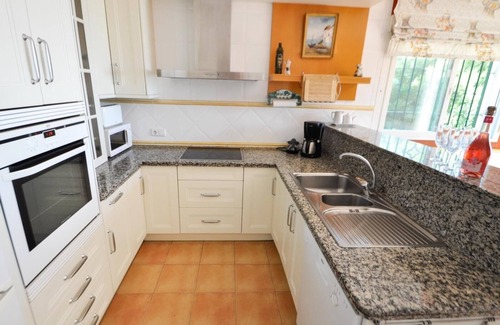Salobrena Villa | Cosy holiday home with private pool in Salobreña