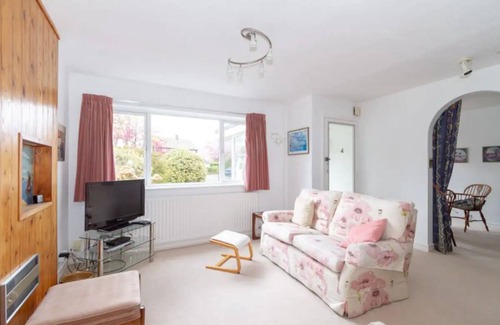 Whitley Bay House | Cosy home, 5 minutes from the beach!