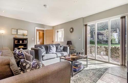 Marsh Lane House | Cosy Home from Home, Private Hot tub, Sunset Views