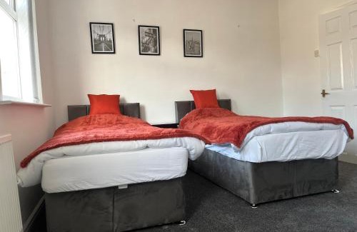 Tunstall House | Cosy home in Stoke on Trent