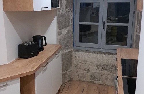 Besse-et-Saint-Anastaise House | Cosy house in the B-ffroy center of Besse.