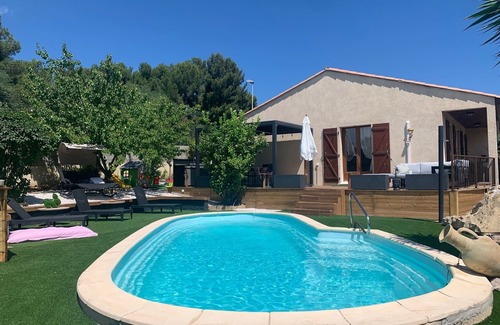 Villeveyrac House | Cosy house with pool and spa 5 minutes from Etang de Thau