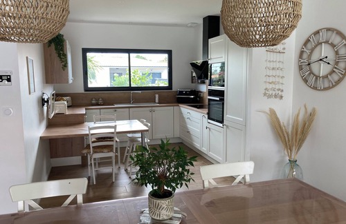 Mios House | Cosy house with pool