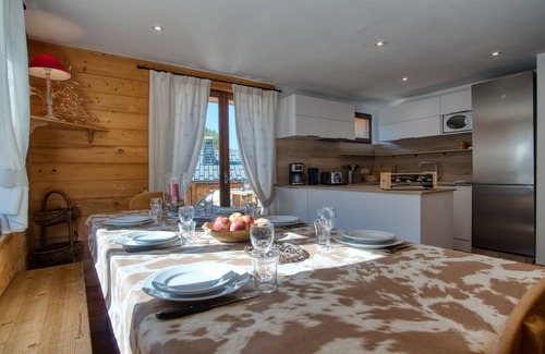Notre-Dame-de-Bellecombe Apartment | Cosy Lodge Charvin 1350m, at the foot of the slopes.