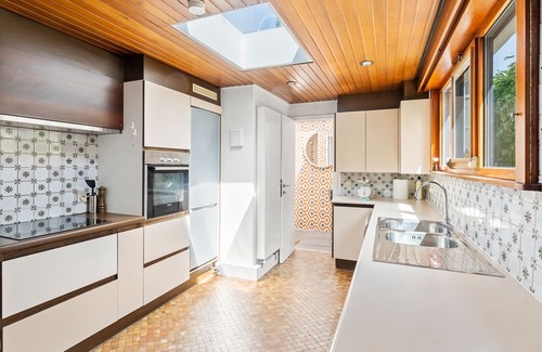 Sint-Michiels House | Cosy large townhouse next to free parking and bus to Bruges