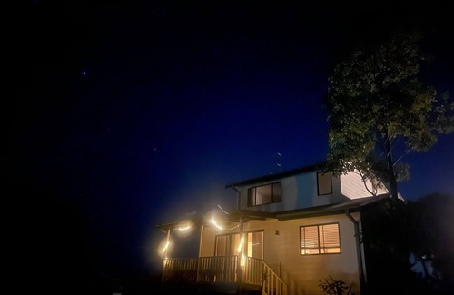 Lake Macquarie City Council House | Cosy little cottage in Brightwaters NSW close to the shores of Lake Macquarie.