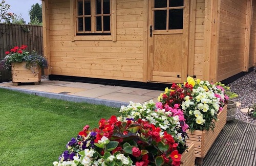 Markinch Cabin | Cosy Log Cabin, FIFE near St. Andrews/Edinburgh