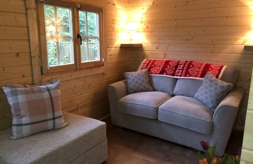 Markinch Cabin | Cosy Log Cabin, FIFE near St. Andrews/Edinburgh