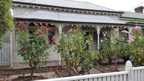 Ballarat House | Cosy on Mair