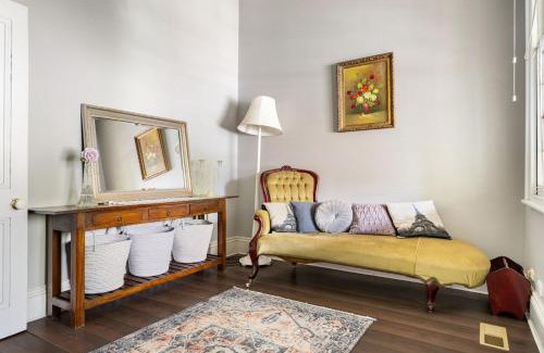 Ballarat House | Cosy on Mair
