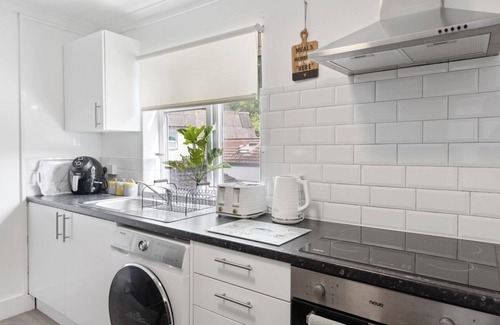 Chatham Apartment | Cosy One Bed Apartment, in the historic town of Chatham