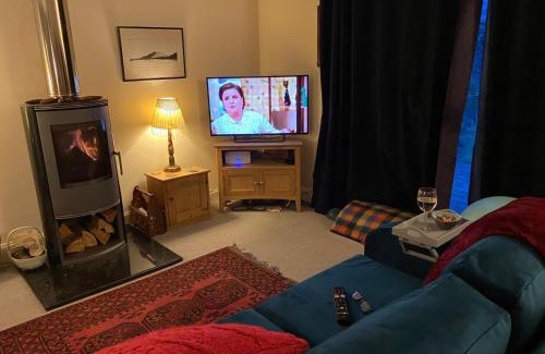 Thornhill House | Cosy one-bedroom Cottage - Parking Pets