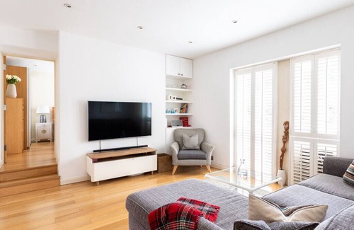 Vassall Apartment | Cosy Oval Apartment