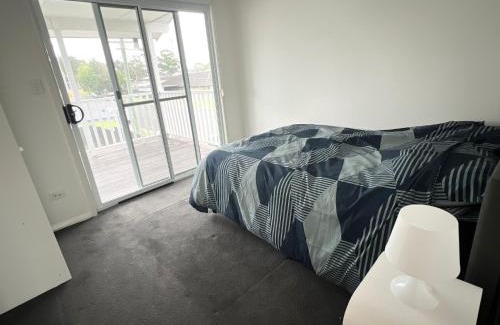 South Wentworthville House | Cosy Queen Room with Balcony Access and Pool - SW6