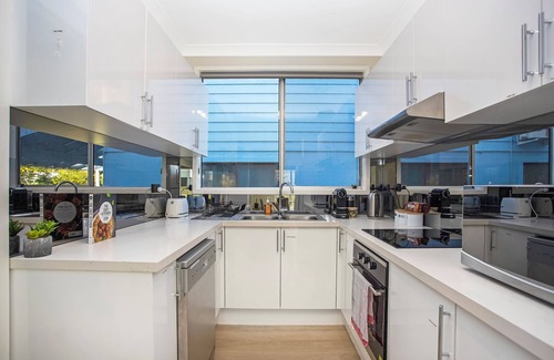 Box Head Apartment | Cosy Renovated 2 Bed cottage on the water