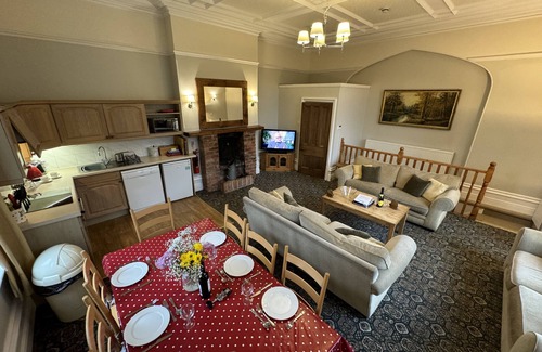 Wormhill Cottage | Cosy self catering apartment in large Victorian Residence