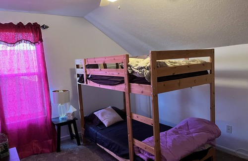 Oak Grove Bed & Breakfast | COSY SLEEPOVER -10MIN FROM THE SHOPPING OULET/GREAT RESTURANTS.