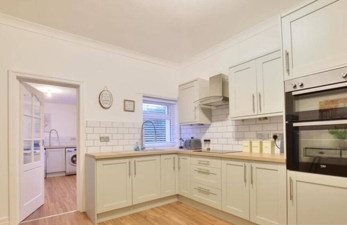 Sunderland House | Cosy & spacious bungalow near to coast