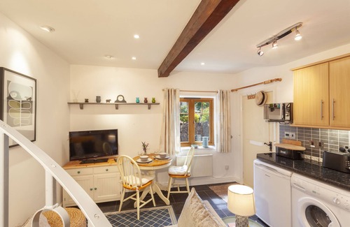 Minehead Cottage | Cosy stone cottage on Exmoor National Park. cycle/walk from door. Pub 2 mins.