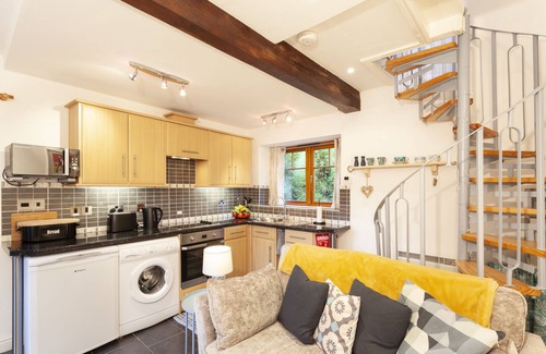 Minehead Cottage | Cosy stone cottage on Exmoor National Park. cycle/walk from door. Pub 2 mins.