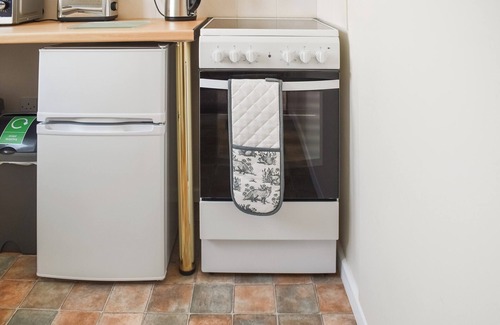 Sheringham Cottage | Cosy studio accommodation very close to amenities.