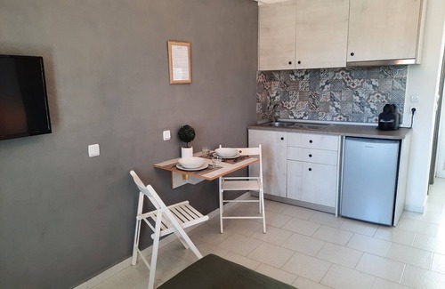 Kalithies Apartment | Cosy studio in quiet location