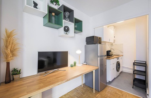 Quartier Hyper-Centre Apartment | Cosy studio "Le Nid Tranquille" - Fully Equipped - Secteur Chavant