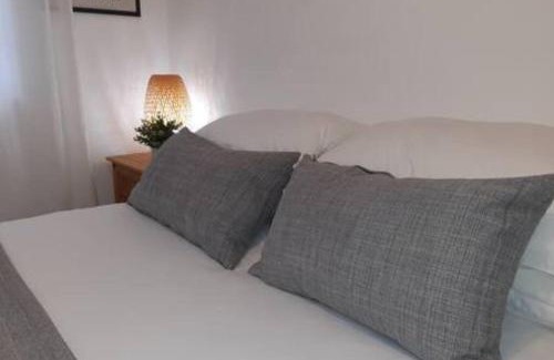 Adamsdown Apartment | Cosy - Stylish - Close to Centre