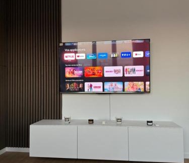 Montreuil Apartment | Cosy T2 au porte de Paris au pied du metro L9