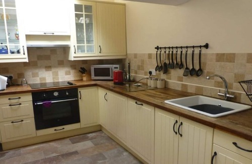 Brixham Cottage | Cosy, Traditional & Close to Everything