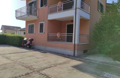 Villa Latina Apartment | Cosy & Tranquil Apartment- sleeps 4-WIFI