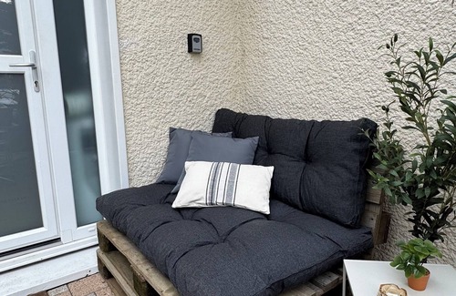 Sainte-Croix-en-Plaine Apartment | Cosy triplex