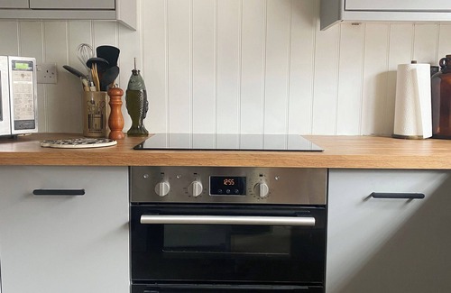 Exmouth House | Cosy two-bed beach house, great location, one minute walk to Exmouth sea front