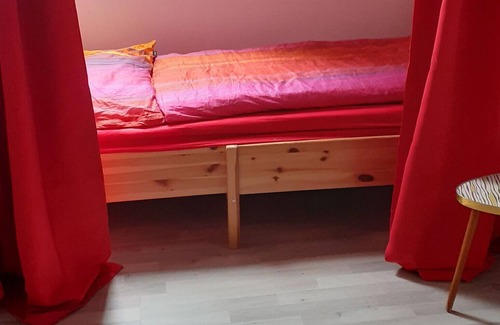 Gross Nemerow House | Cosy Vacation Home “Seenplatte” near Lake with Wi-Fi & Garden; Parking Available