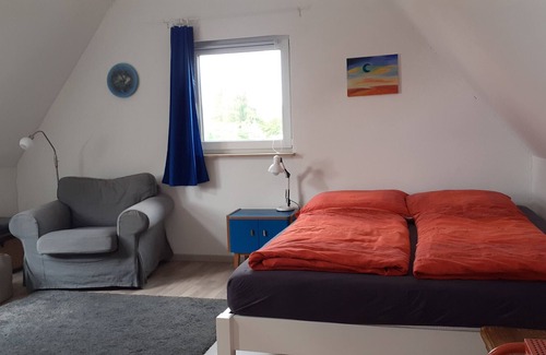 Gross Nemerow House | Cosy Vacation Home “Seenplatte” near Lake with Wi-Fi & Garden; Parking Available