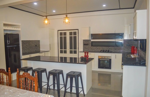 Kochchikade Villa | Cosy villa with style, luxury and great comfort Close to beach and amenities nn