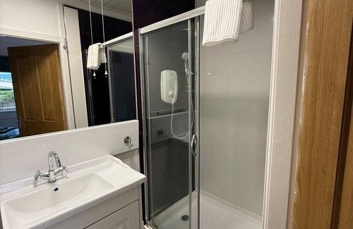 Balfron Apartment | Cosy Village Apartment. Pet-Friendly! 30 Mins from Glasgow & Edinburgh!