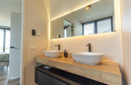 Cadzand-Bad Apartment | Côte de la Mer, Ultra Luxurious, Sea View, use of shared pool and sauna